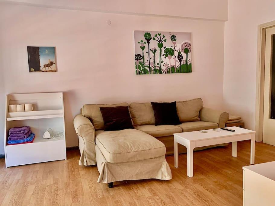 2 Bedroom Apartment 300 Meters Metro Aghios Loanis 아테네 외부 사진